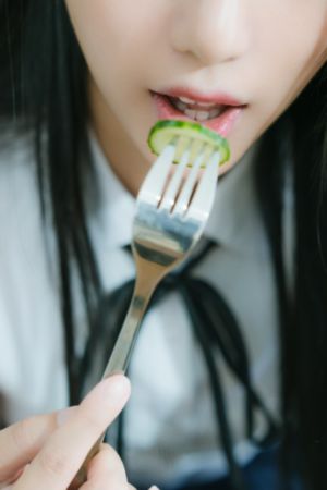公交车揉捏大乳呻吟喘娇_超清免费在线播放